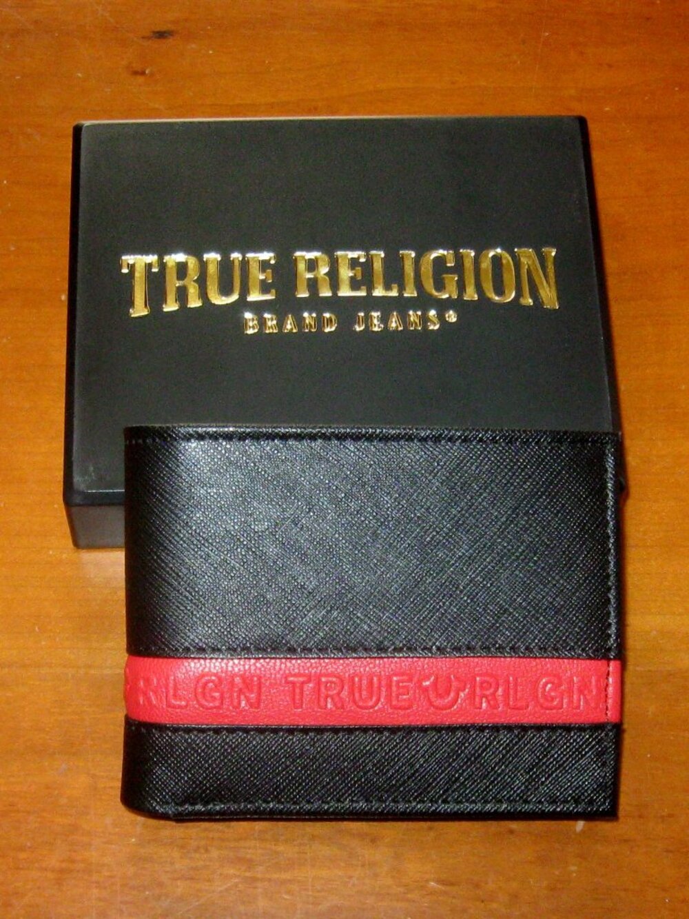 True Religion Slake Wallet Black Red Genuine Textured Leather Exterior Wallet